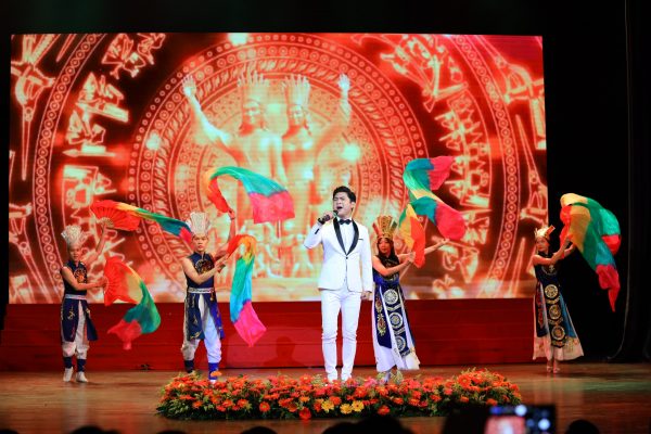 Sap Dien Ra Chuong Trinh Doanh Nhan Toa Sang Ban Sac Viet 1763 1